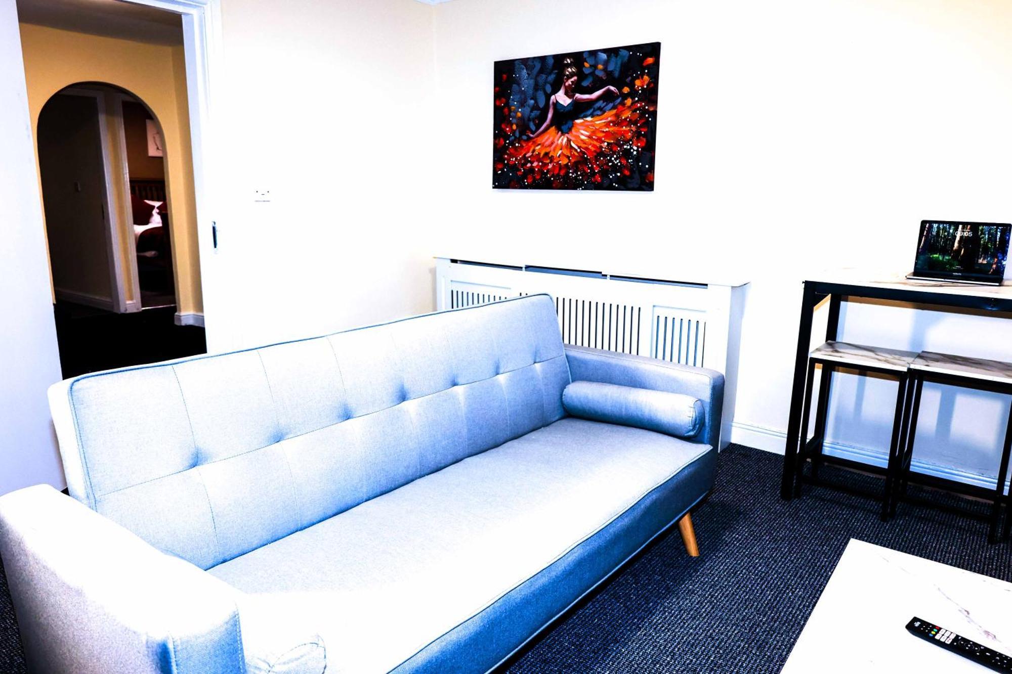 Lausory King Bed Living Your Luxe Home Away Нотингам Екстериор снимка